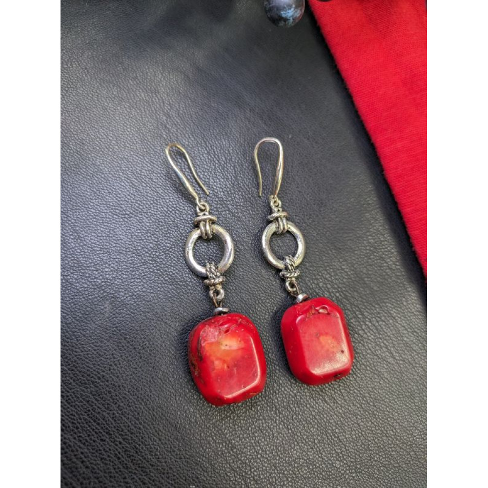 Сережки з коралом. Червоні сережки