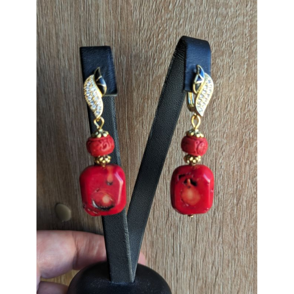 Сережки з коралом. Червоні сережки