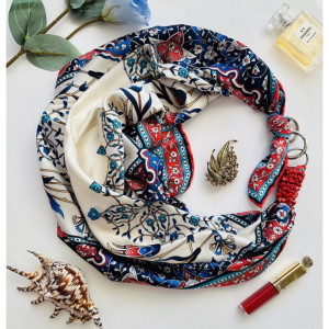 Дизайнерська шовкова хустка My Scarf "Королівський корал" 90 на 90 см прикрашений  натуральним коралом