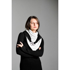 Шарф трикутник на кільцях чорно-білий двосторонній від бренду MyScarf