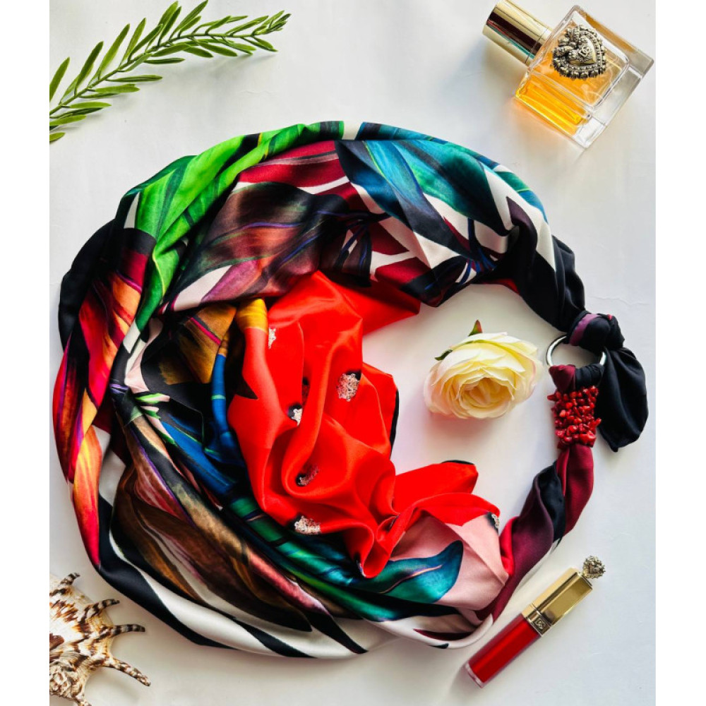 Дизайнерська шовкова хустка My Scarf "Гра пристрасті" 90 на 90 см прикрашений  натуральним коралом