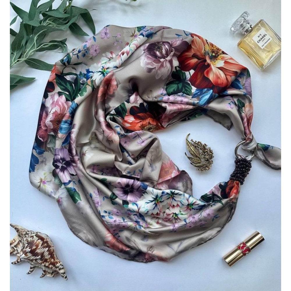 Дизайнерська шовкова хустка My Scarf "Вальс квітів" 90 на 90 см  прикрашена гранатом
