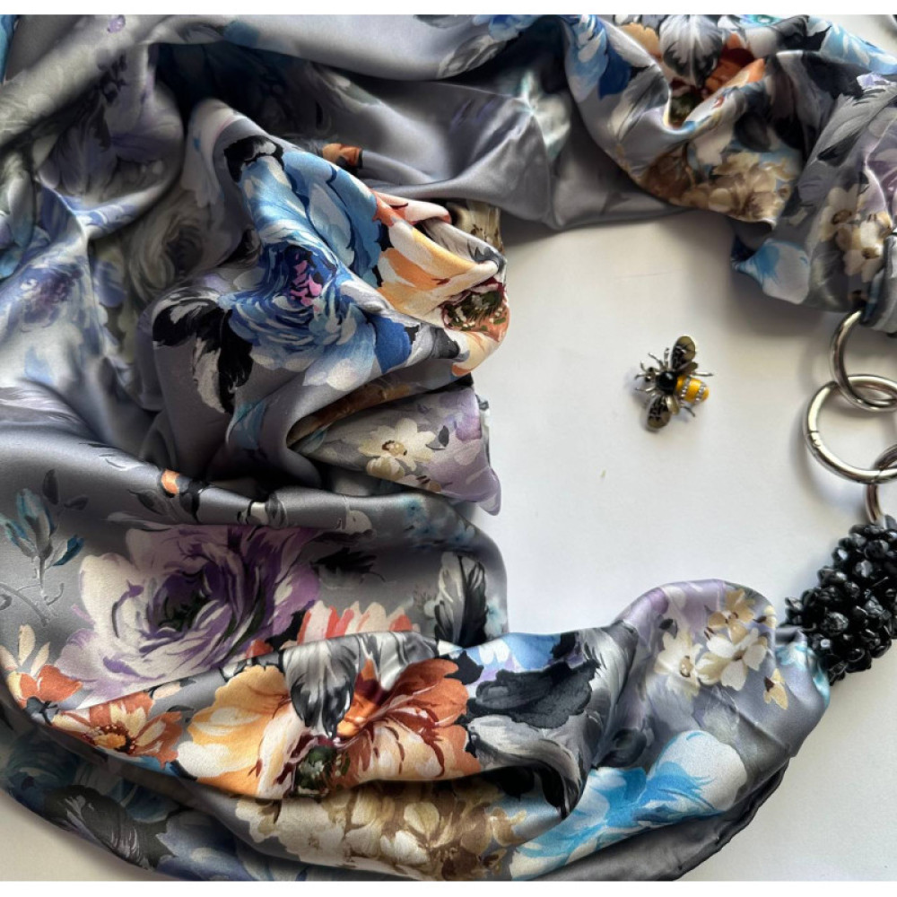 Дизайнерська шовкова хустка My Scarf "Срібна казка" 90 на 90 см з натуральним сніжним обсидіаном