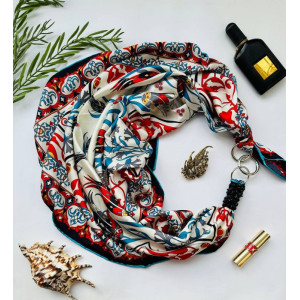 Дизайнерська шовкова хустка My Scarf "Білий лотос" 90 на 90 см прикрашена натуральним агатом