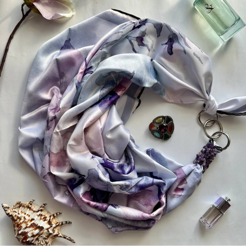 Дизайнерська шовкова хустка My Scarf "Блакитна троянда" 90 на 90 см  з каменем аметист