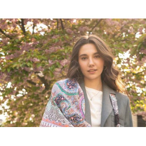 Дизайнерська хустка  від бренда My Scarf, подарунок жінці, прикрашений натуральним аметистом