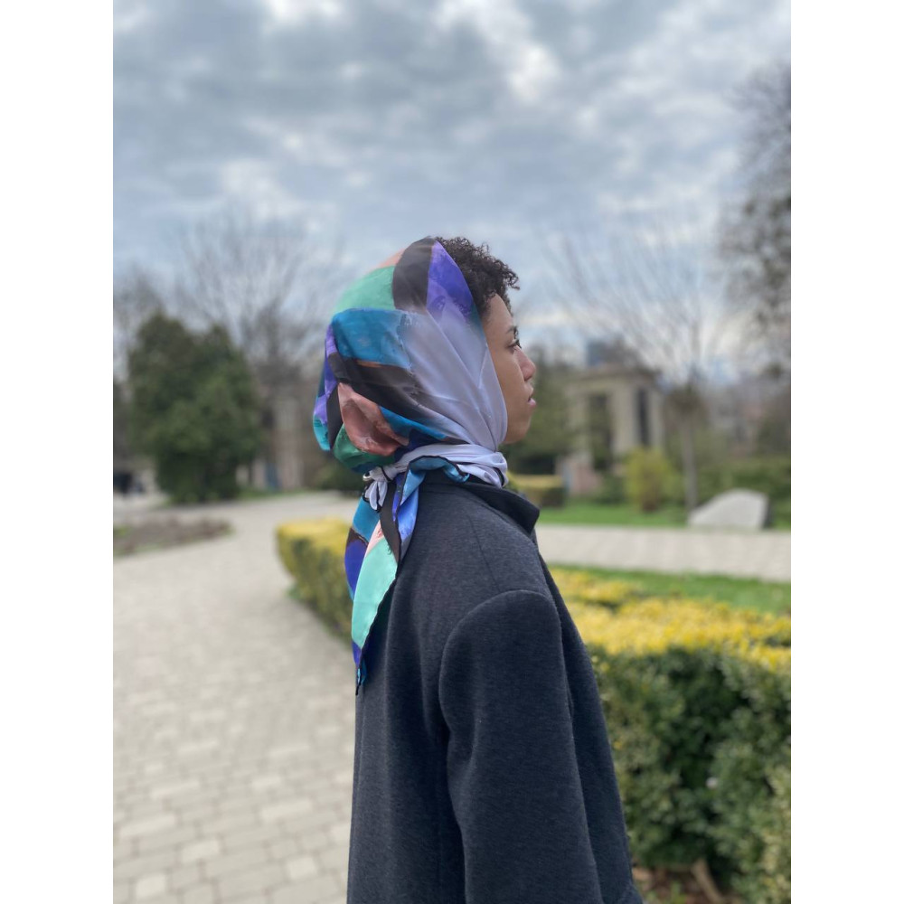 Дизайнерська шовкова хустка My Scarf "Блакитна квітка" на 90 см з каменем бірюза