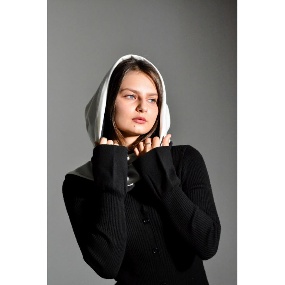 Шарф трикутник на кільцях чорно-білий двосторонній від бренду MyScarf