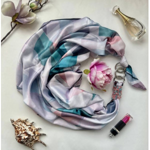 Дизайнерська хустка "Жінка ніжності" від бренда My Scarf, прикрашена натуральним каменем