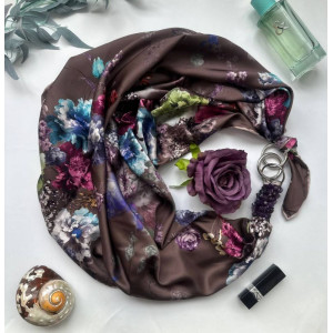 Дизайнерська хустка "Магія ночі" від бренда My Scarf, прикрашена натуральним каменем аметист
