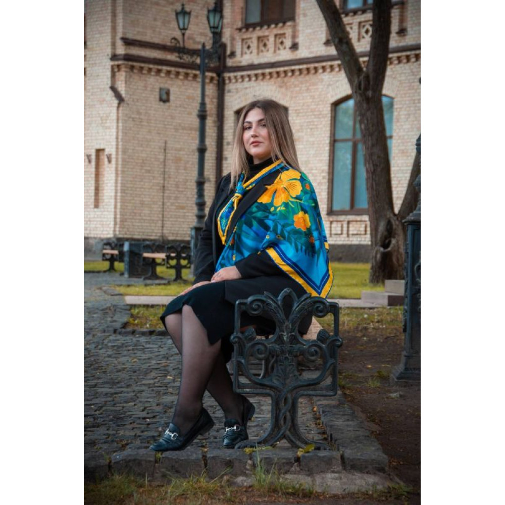 Дизайнерська яскрава хустка "Квіти України" MyScarf 90 на 90 см