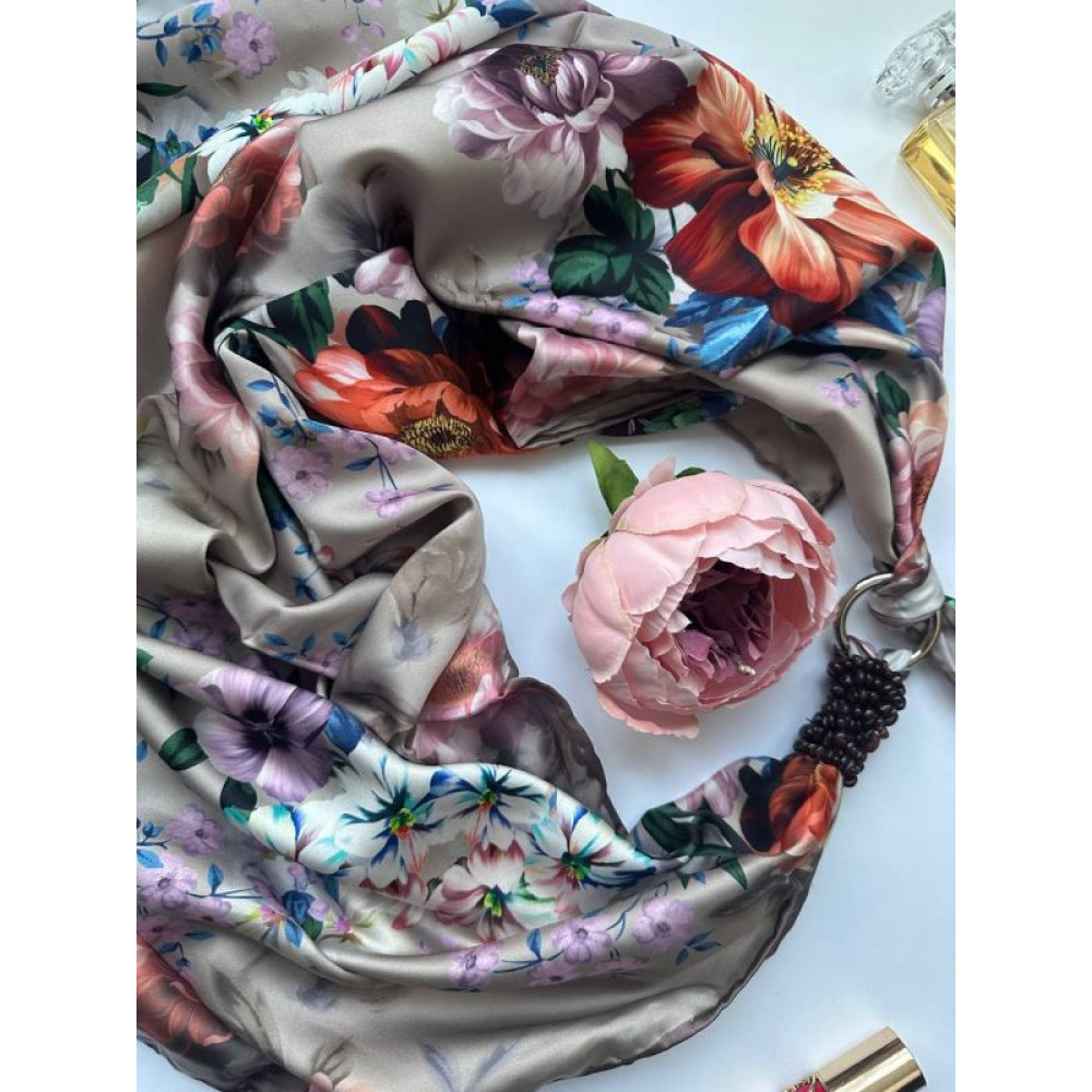 Дизайнерська шовкова хустка My Scarf "Вальс квітів" 90 на 90 см  прикрашена гранатом
