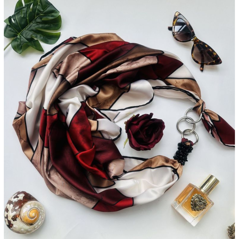 Дизайнерська хустка "Вихід королеви" від бренда My Scarf, прикрашена натуральним каменем агат