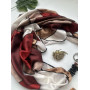 Дизайнерська хустка "Вихід королеви" від бренда My Scarf, прикрашена натуральним каменем агат
