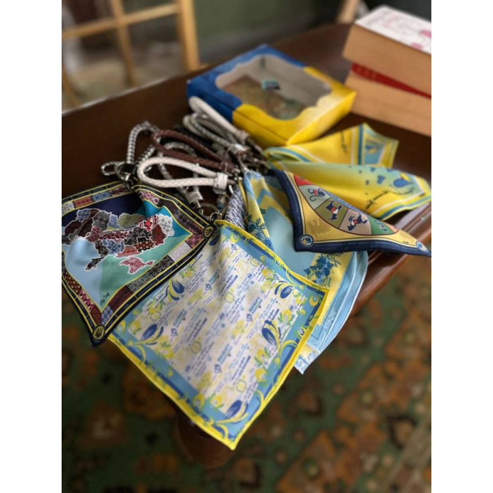 Брелок-хустка з українською символікою "Код націі" від бренду MyScarf