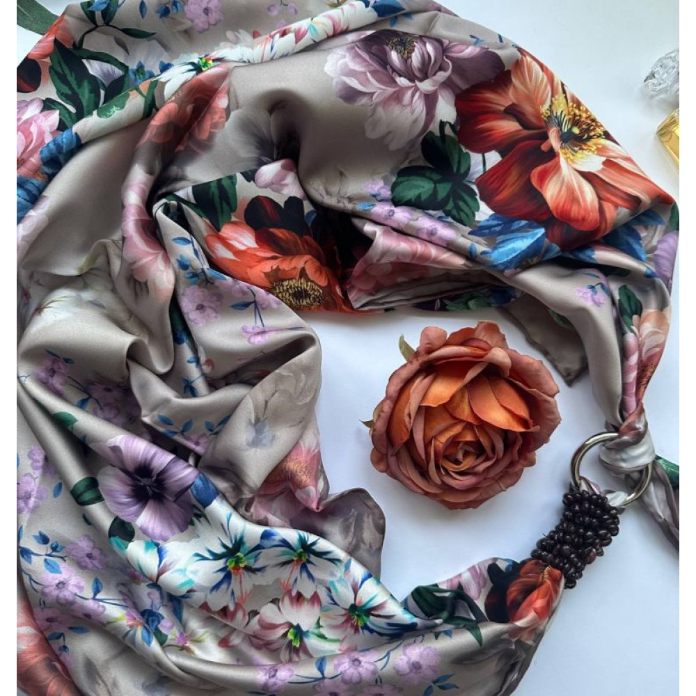 Дизайнерська шовкова хустка My Scarf "Вальс квітів" 90 на 90 см  прикрашена гранатом