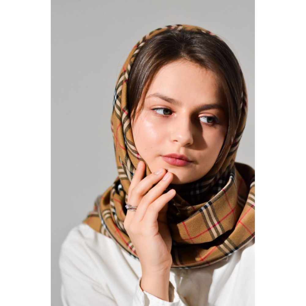 Дизайнерський бежевий шарф у клітку від бренду MyScarf