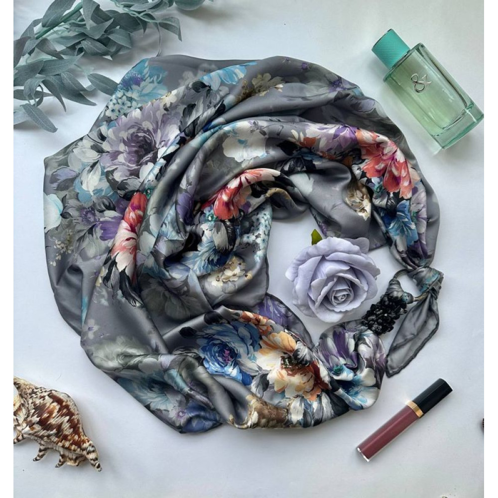 Дизайнерська шовкова хустка My Scarf "Срібляста перлина" 90 на 90 см  прикрашена обсідіантом