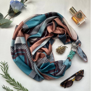 Дизайнерська хустка "Геоментрія кохання" від бренда My Scarf, прикрашена натуральним каменем бірюза