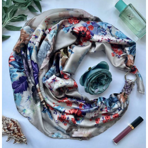 Дизайнерська шовкова хустка My Scarf "Блакитна гортензія" 90 на 90 см  прикрашена аметистом