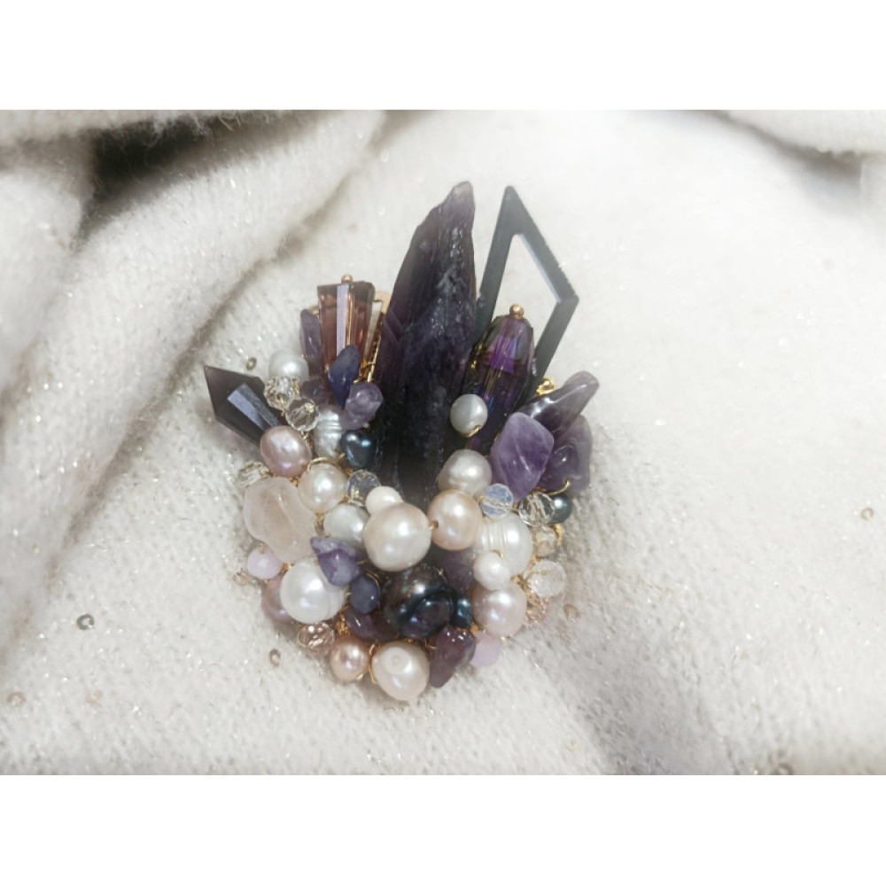 AMETHYST,  оригінальна брошка з намистинами аметисту 