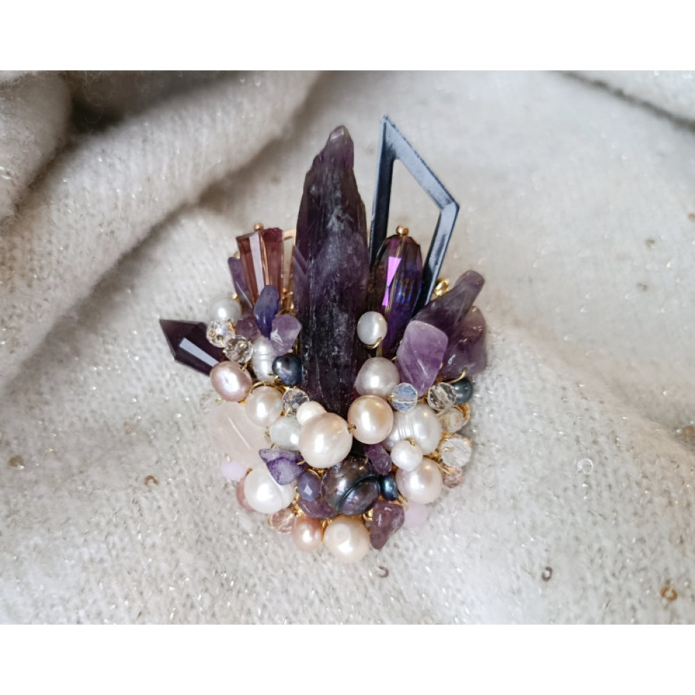 AMETHYST,  оригінальна брошка з намистинами аметисту 
