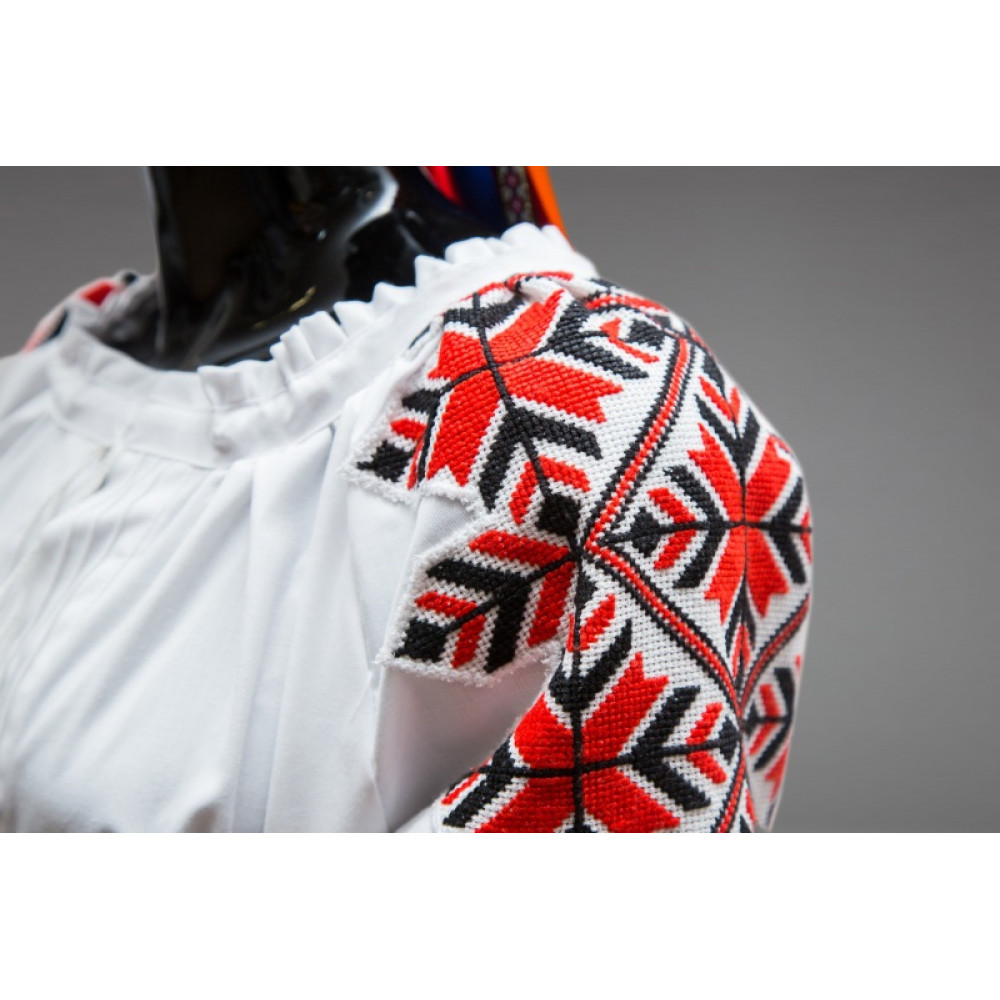 Вишиванка жіноча