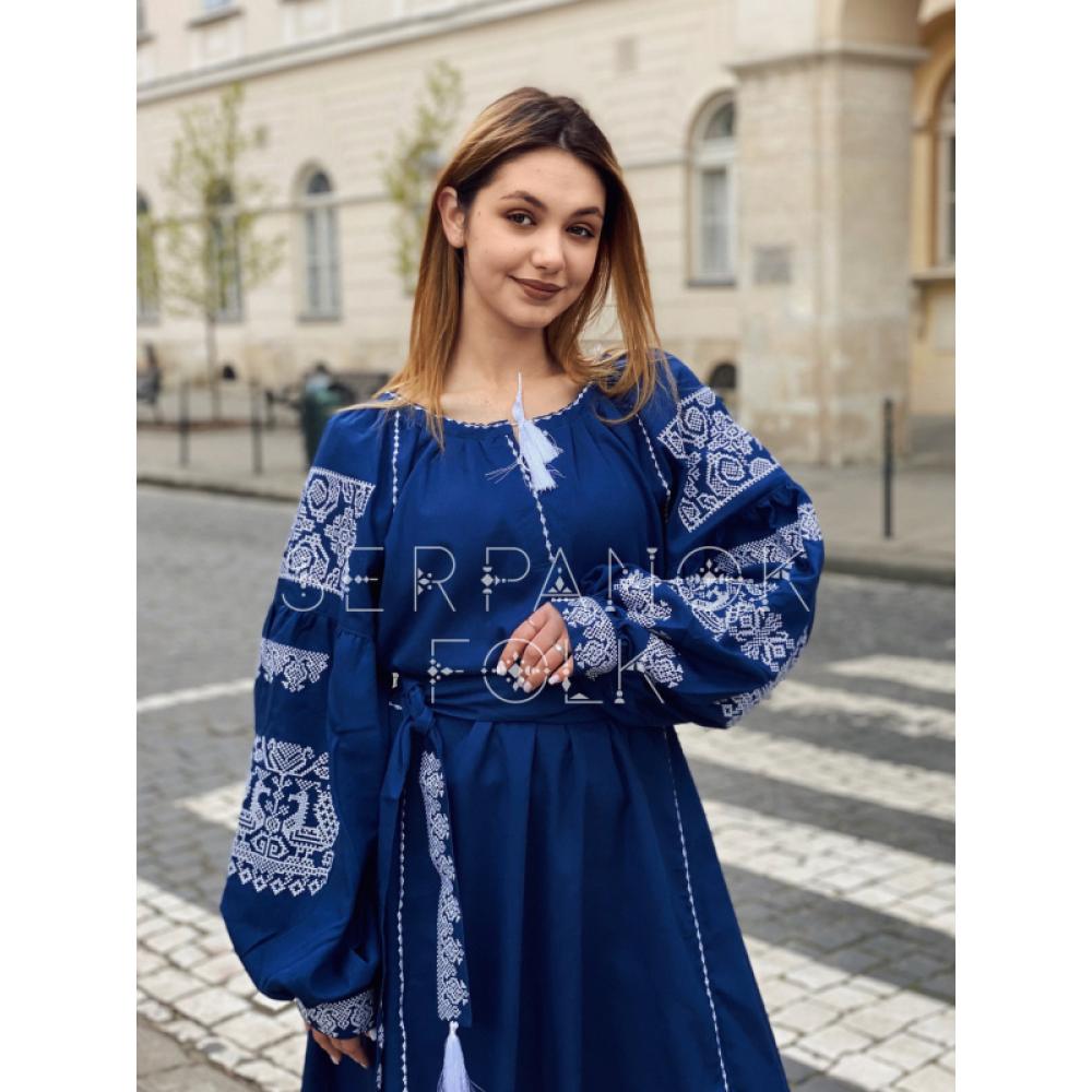 Жіноча вишита синя сукня. Українська жіноча сукня вишиванка.