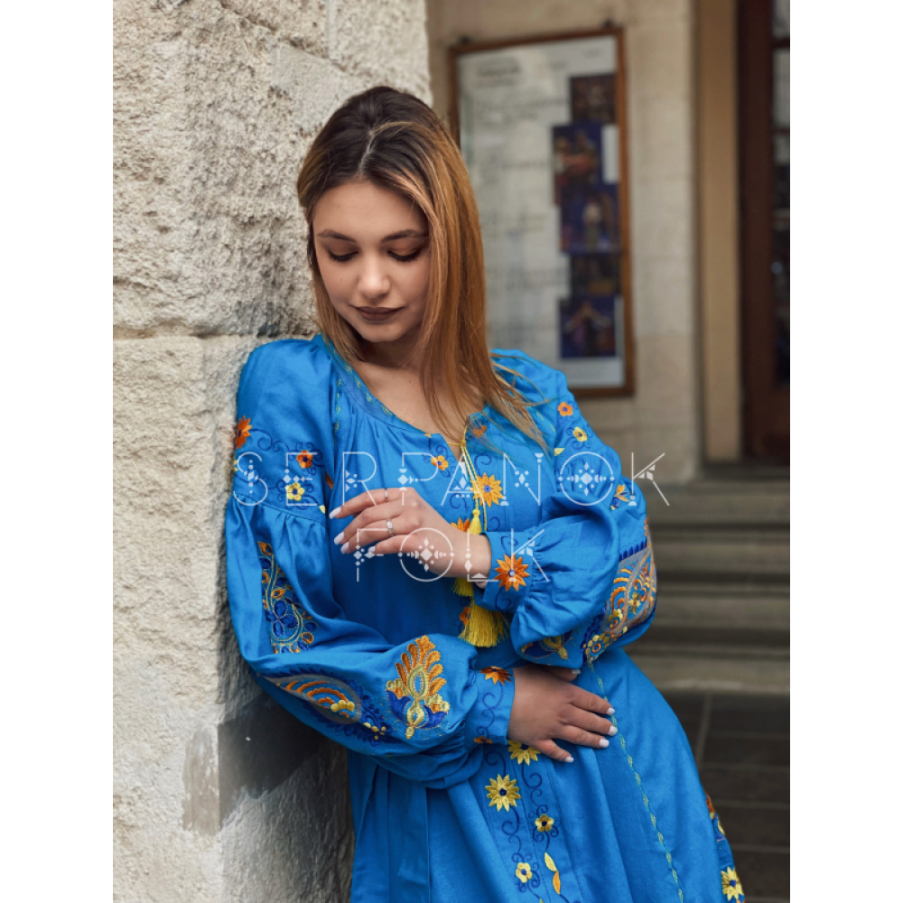 Блакитна вишита сукня. Українська жіноча сукня.