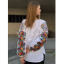 Біла вишита жіноча квіткова блуза бохо. Традиційна українська жіноча вишиванка.