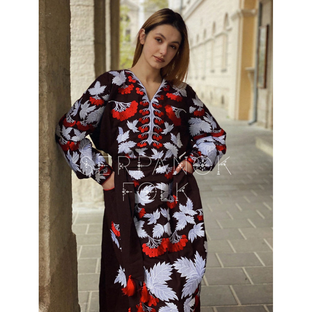 Квіткова жіноча сукня вишиванка. Українська жіноча вишита сукня з калиною.