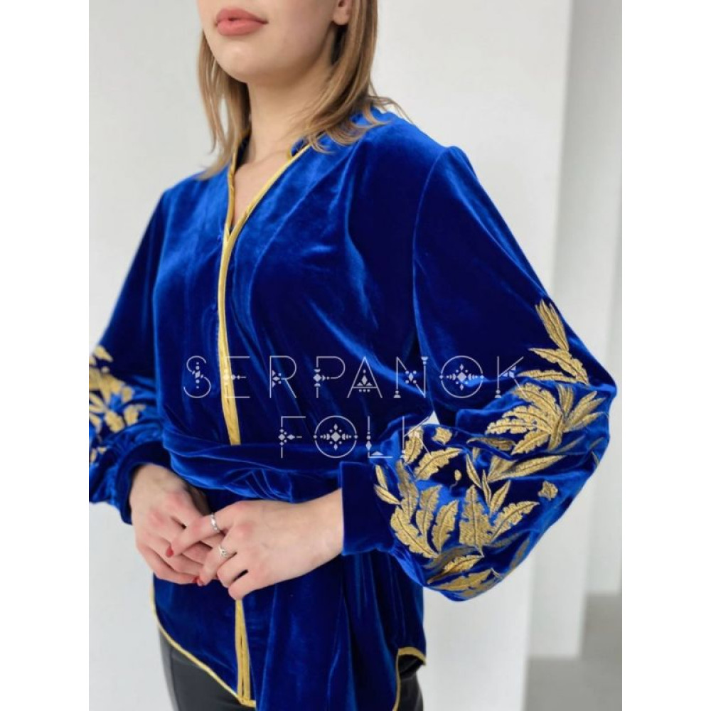 Синя вишита велюрова жіноча блуза. Велюрова жіноча вишиванка.