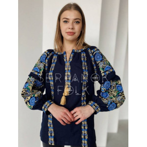 Українська жіноча темно-синя вишиванка. Жіноча вишита квітами блуза.