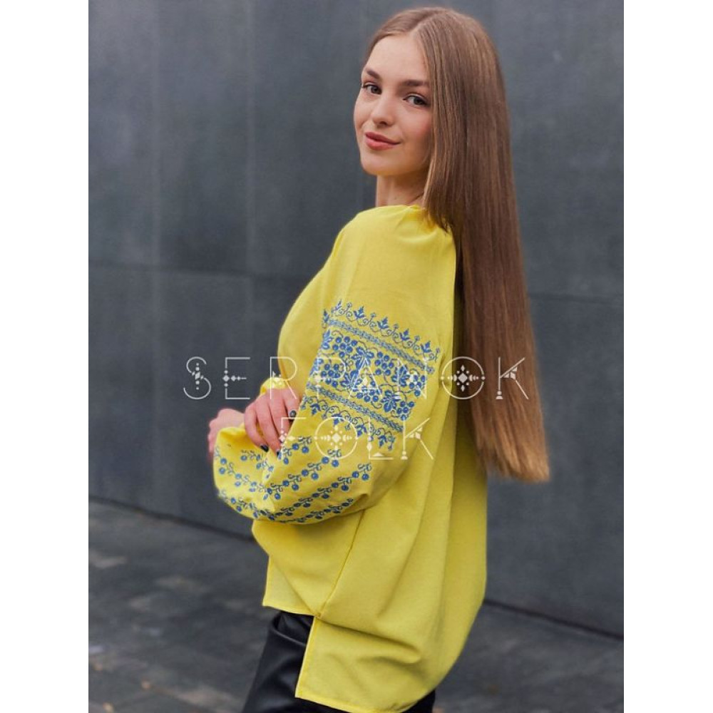Стильна жовта шифонова жіноча вишита блуза. Українська жіноча вишиванка.