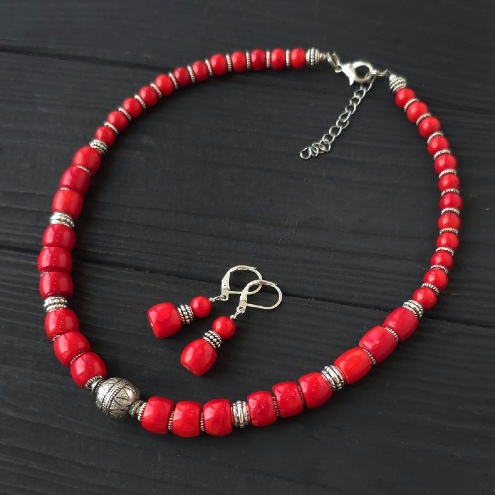 Стильне етно намисто з натуральних коралів