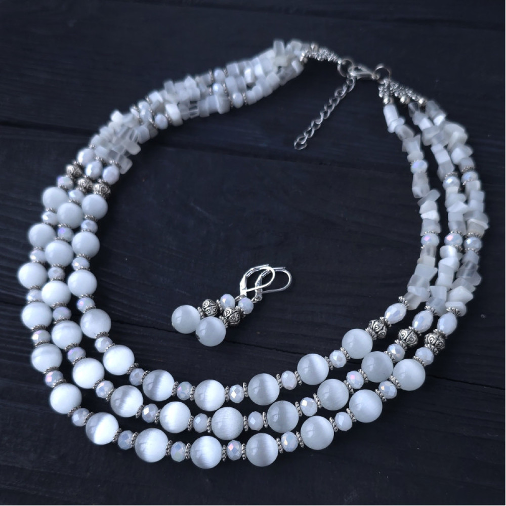 Намисто з котячого ока та кристалів "Вишневий цвіт"