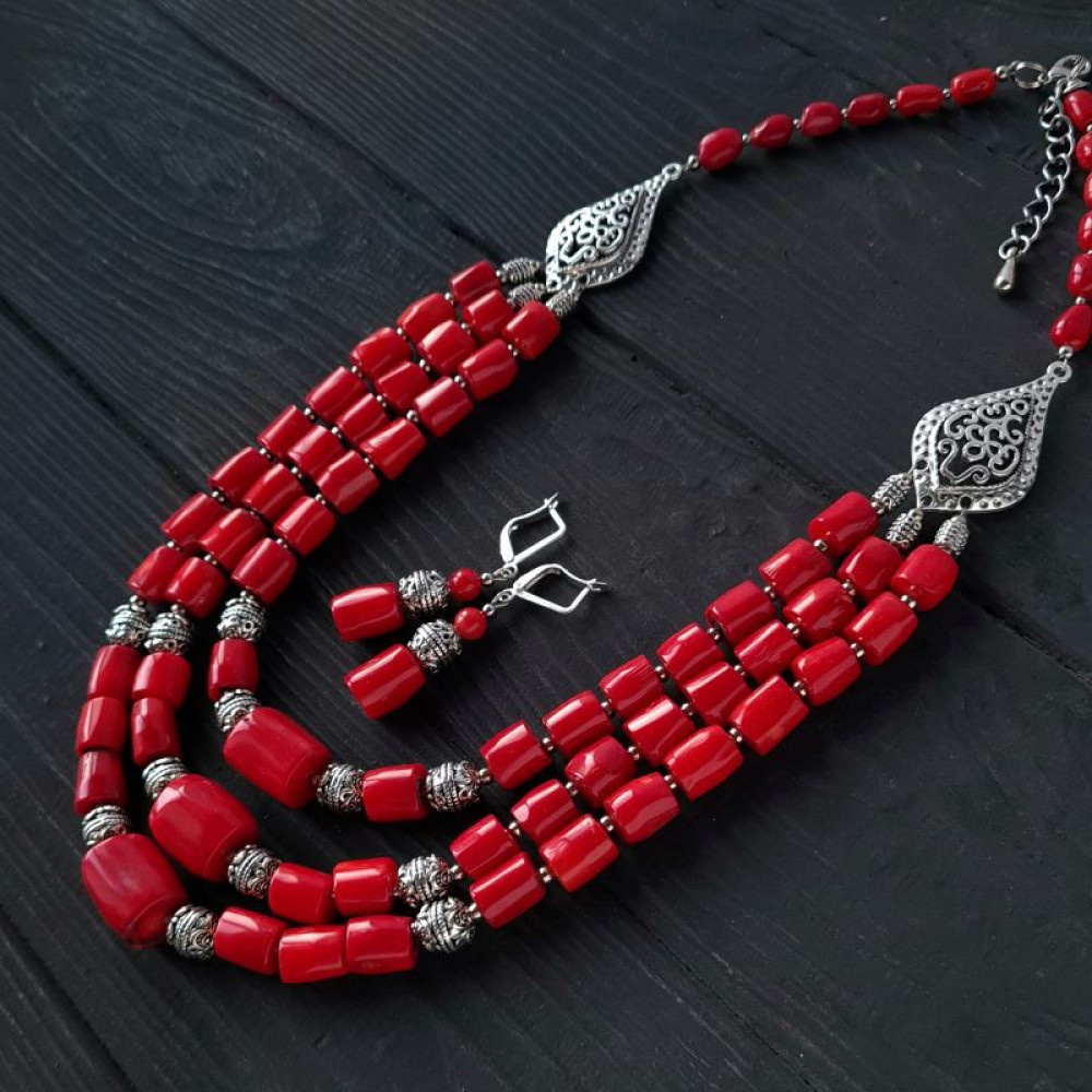 Сережки з натуральними коралами та срібними застібками № 400