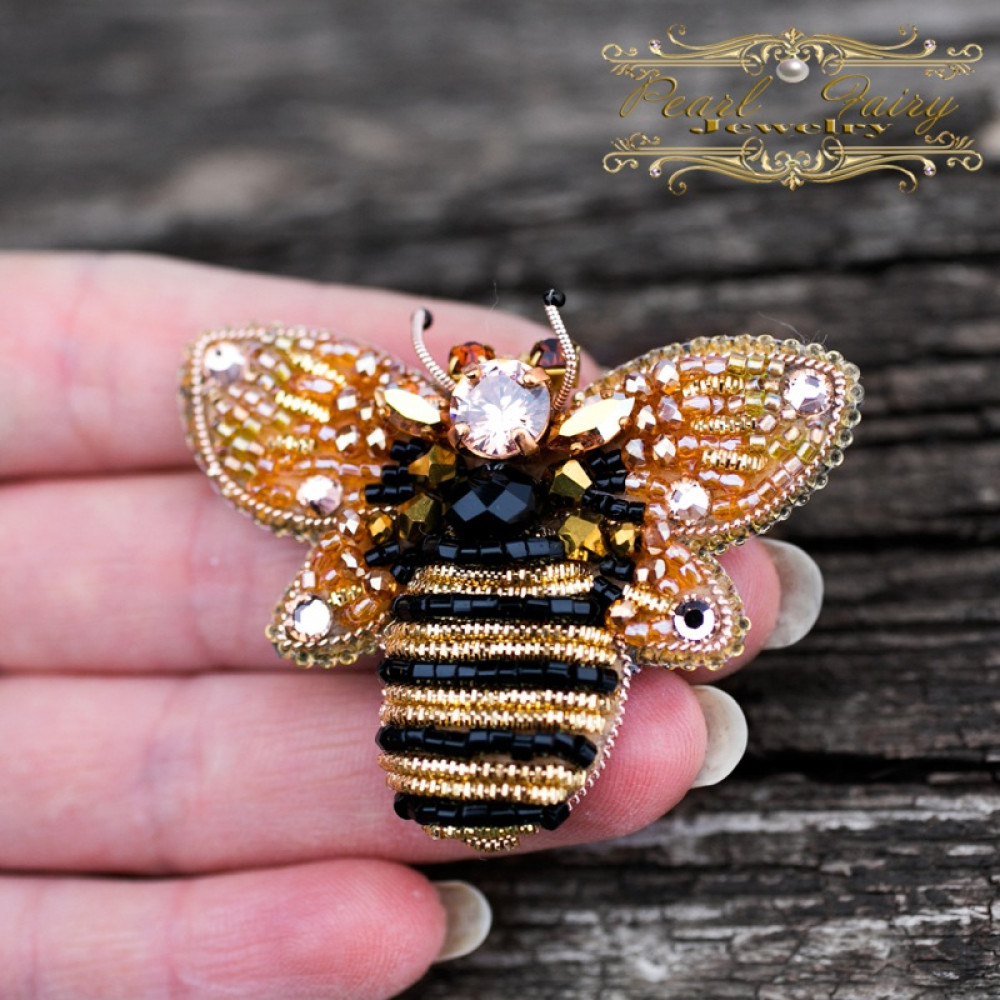 Брошка з кристалами Swarovski бджілка 
