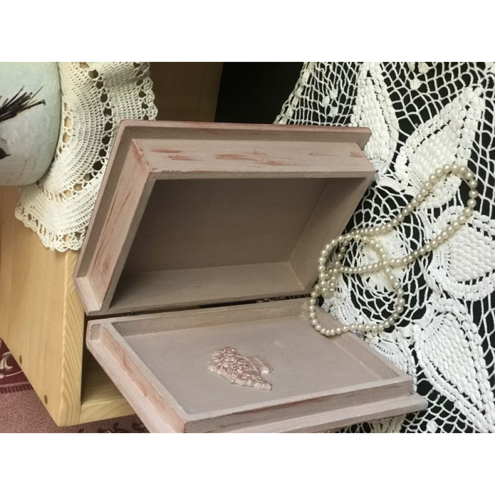Шкатулка книга в техніці декупаж
