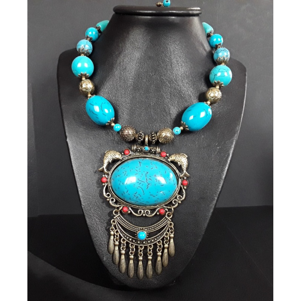 "Грає синє море"