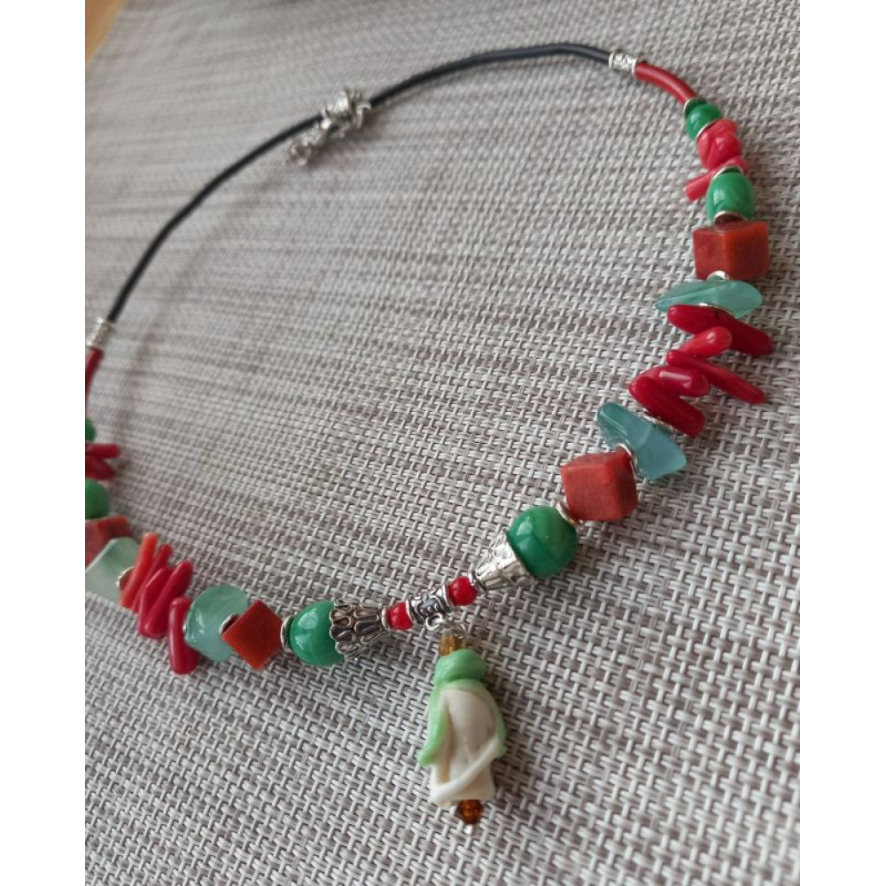 Чокер з коралу, агату, нефриту,  намістини  lampwork  "Біла квітка серед маків"