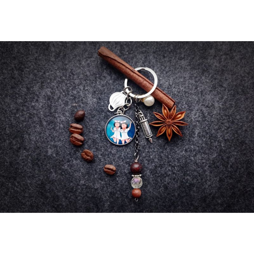 Стильний подарунок медпрацівнику. Брелок з натуральним камінням