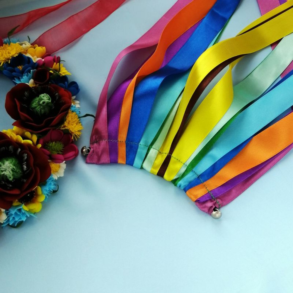 Український віночок із стрічками