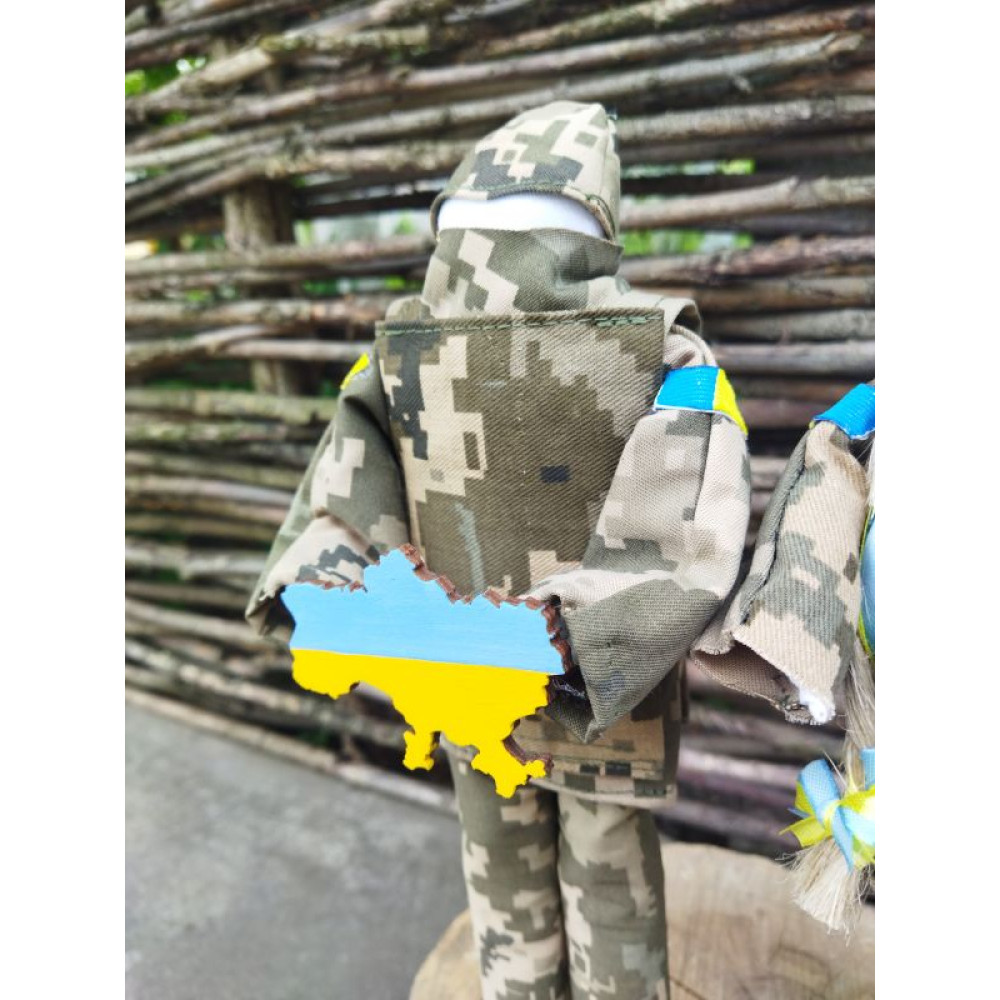 Декоративна лялька, Інтер`єрна лялька, Пара, Військові, Лялька в камуфляжі, Військовий з Україною в руках, Дівчина військова медикиня, Комплект з двох ляльок, Ручна робота, Handmade