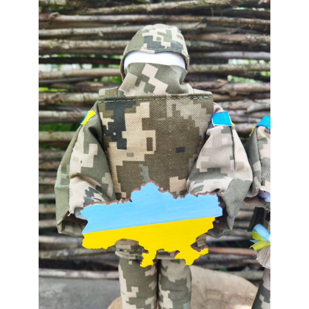 Декоративна лялька, Інтер`єрна лялька, Пара, Військові, Лялька в камуфляжі, Військовий з Україною в руках, Дівчина військова медикиня, Комплект з двох ляльок, Ручна робота, Handmade