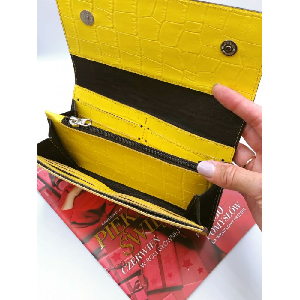Шкіряний жіночий гаманець з орнаментом 