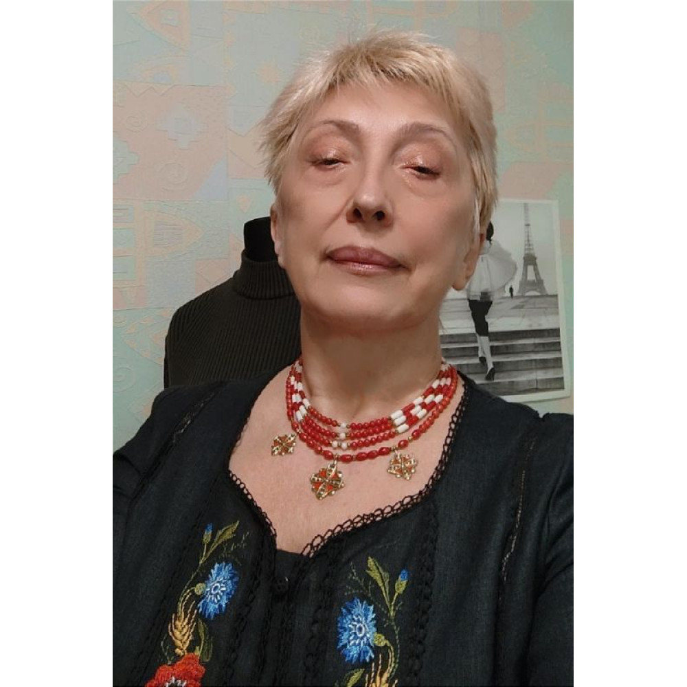 "Коралова вишиванка" Намиста з білого та червоного коралу зі згардами ручної роботи 