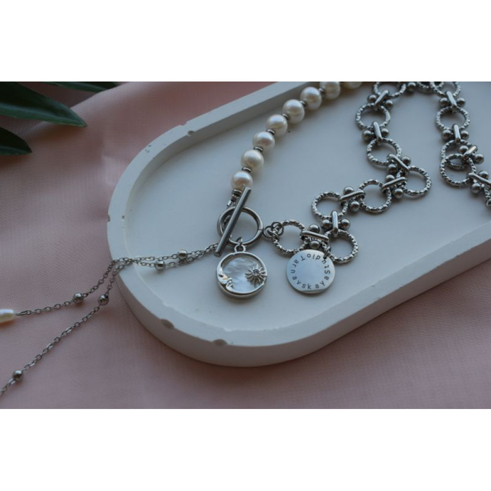 Трендове перлинне колье з перламутровою підвіскою , чокер з ланцюжком та перлами , асиметричне масивне колье