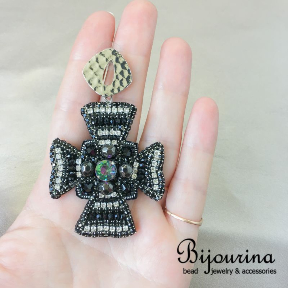 Моносерьга у вигляді хреста