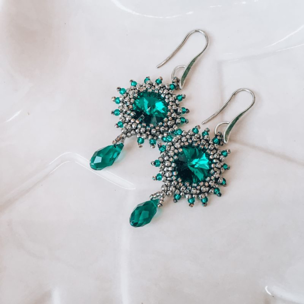 Сережки з кристалами Swarovski і гіпоалергенної фурнітурою.